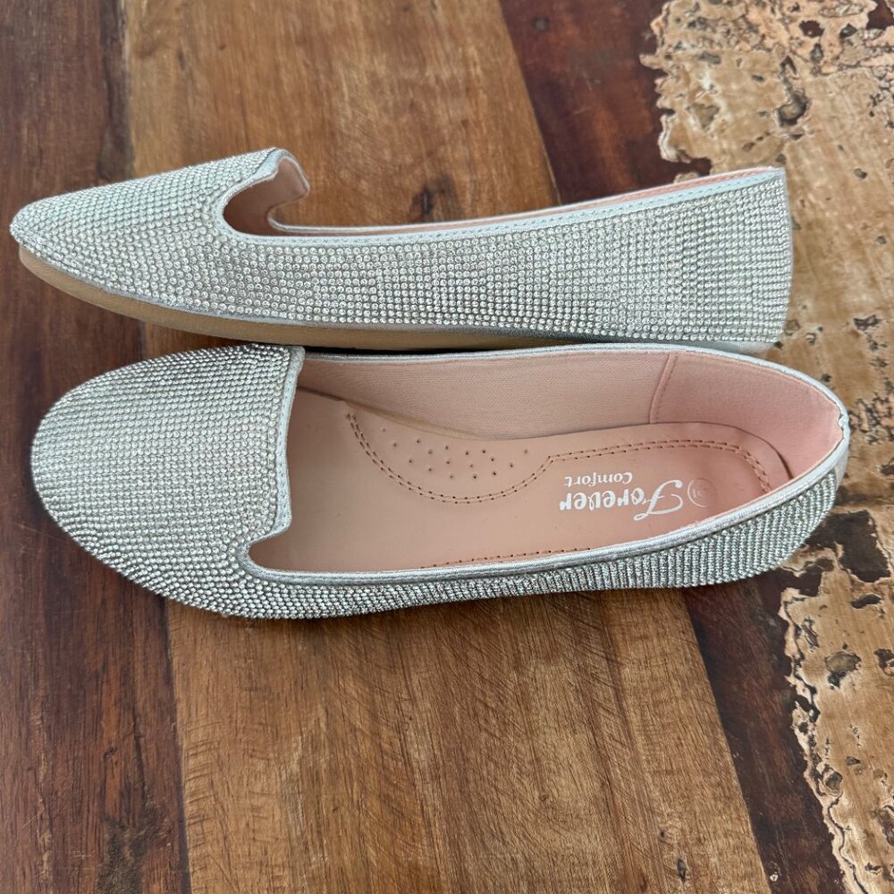 NWOT Forever Comfort Silver Rhinestone Ballet Flats Size 6 - Picture 7 of 10